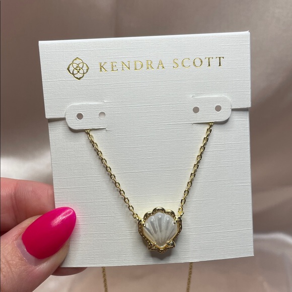 Kendra Scott Brynne Shell Gold Short Pendant Necklace - NWT $75 MSRP - Picture 3 of 6